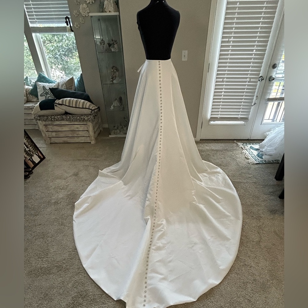 Elegant White Wedding Dress